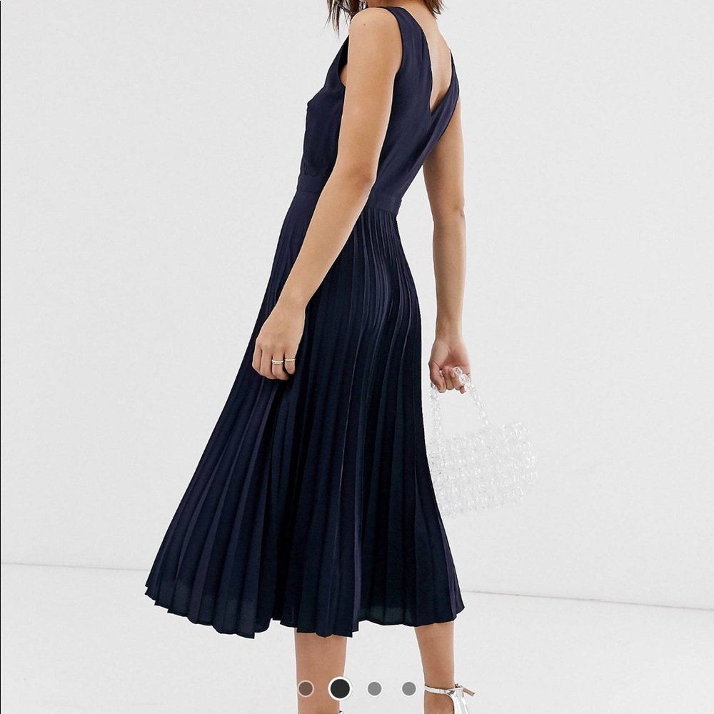 Warehouse Navy Pleat Maxi Dress - Picture 4 of 5